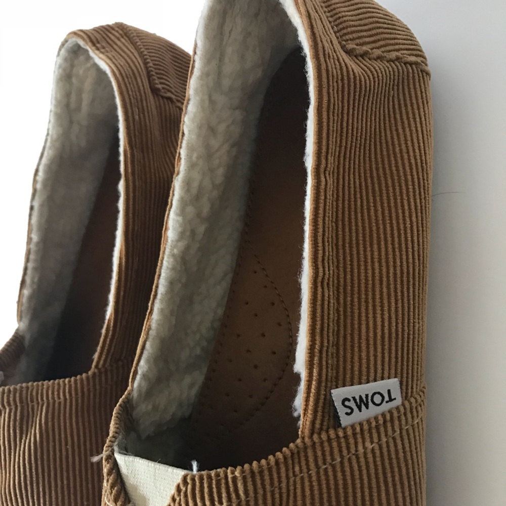 Men’s Toms Corduroy with Fleece Size 13